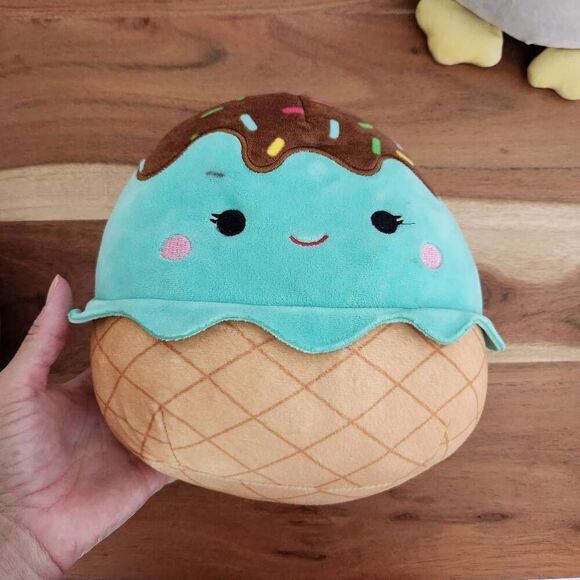 Cuddlebarn strawberry Mooshake olush toy bundle of 3 Squishmallows Maya Ice Crea - Picture 5 of 9